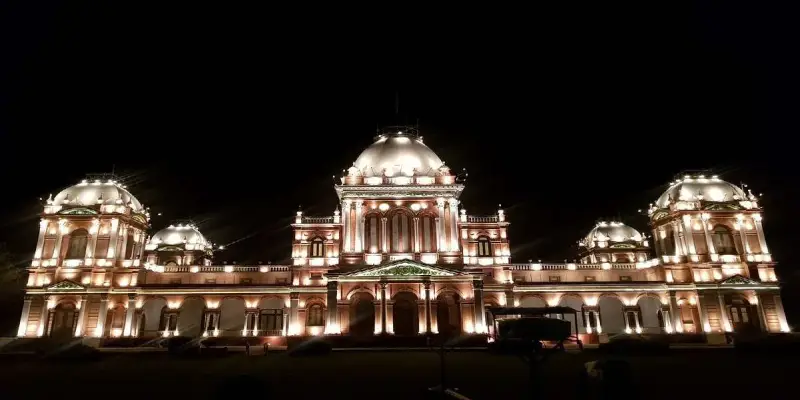 Noor Mahal History