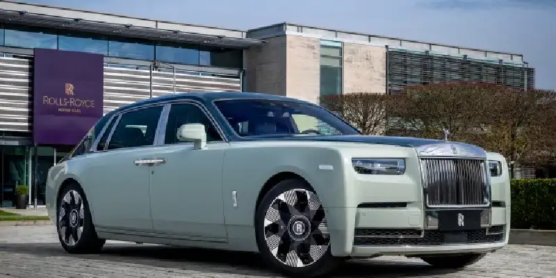 Rolls Royce Price in Pakistan